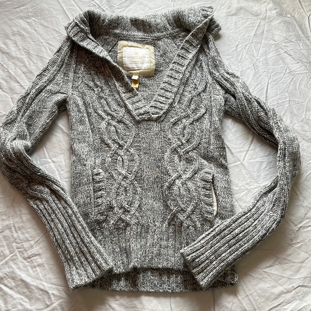 American eagle collar cable knit sweater